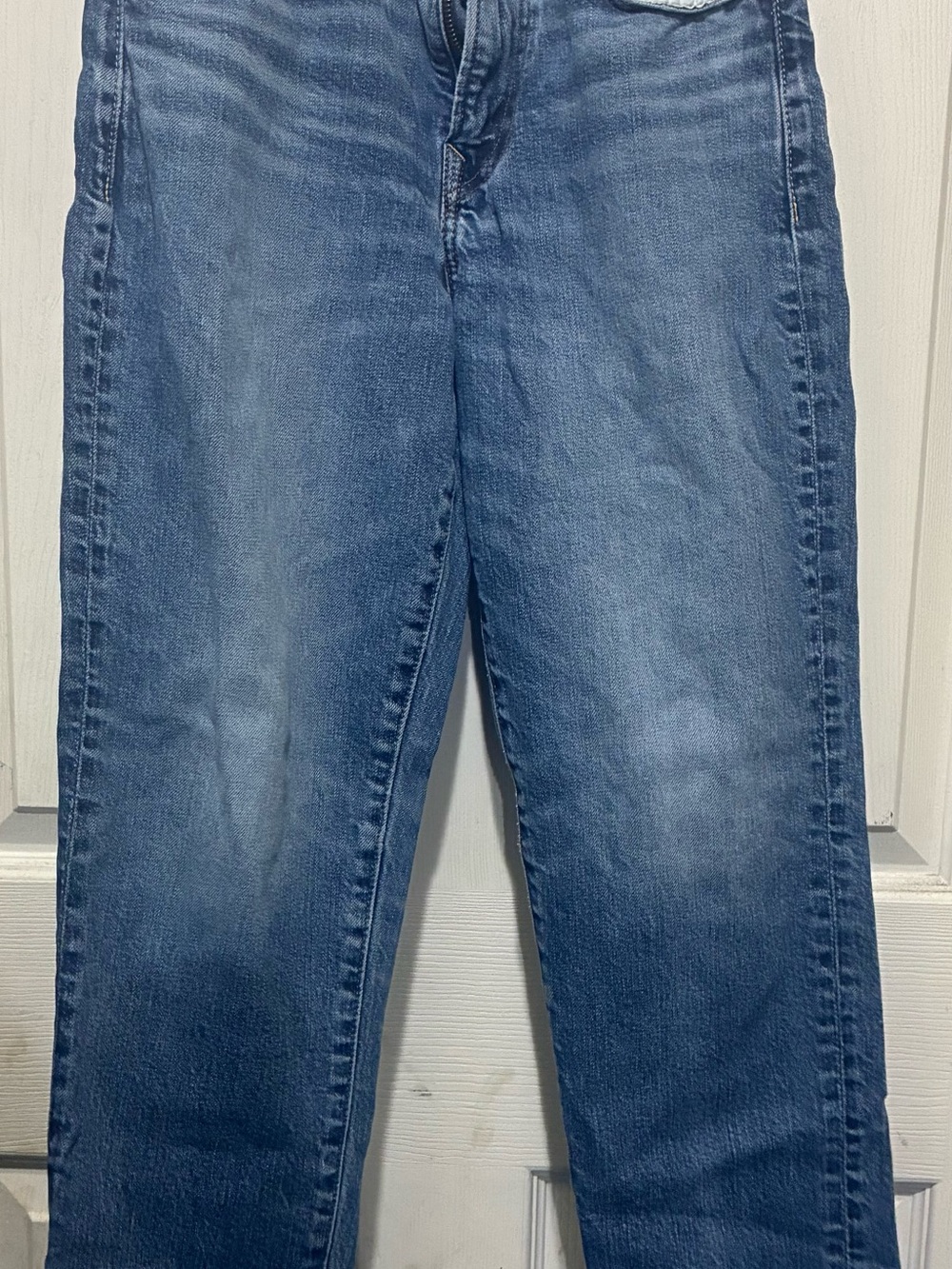 American Eagle Outfitters Men's Straight-Leg Jeans in Medium Blue Wash